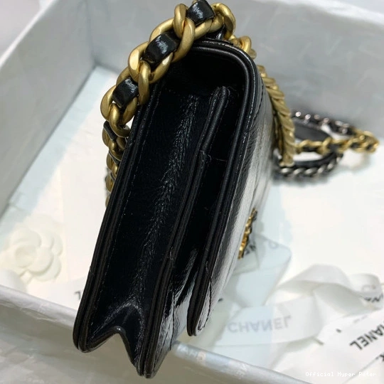 Hyper Peter WALLET ON CHANEL19 CHAIN 0708